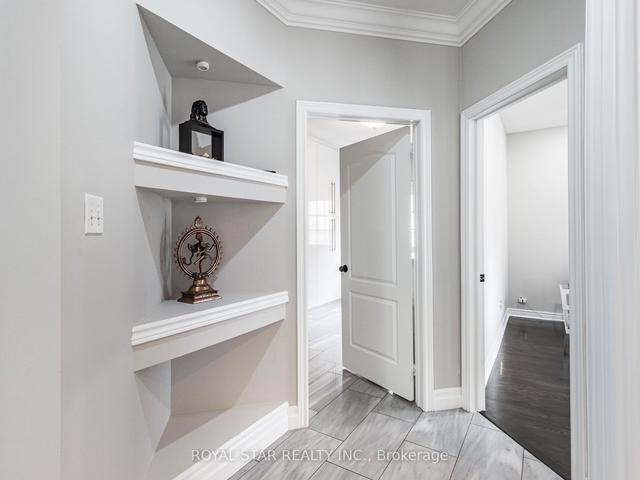70 Colonel Bertram Rd, House detached with 4 bedrooms, 5 bathrooms and 7 parking in Brampton ON | Image 8