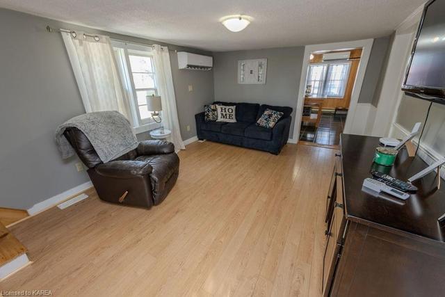 5437 Goodrich St, House detached with 2 bedrooms, 1 bathrooms and 6 parking in South Frontenac ON | Image 8