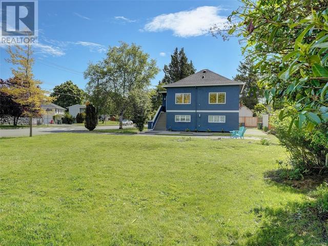 1865 Quamichan St, House detached with 3 bedrooms, 2 bathrooms and 6 parking in Victoria BC | Image 27