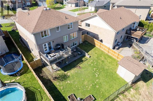 33 Bayridge Crt, House detached with 6 bedrooms, 3 bathrooms and null parking in Greater Sudbury ON | Image 8