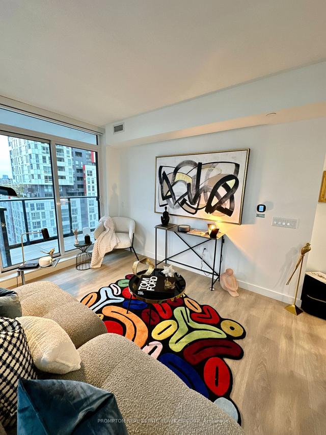 2511 - 38 Widmer St, Condo with 3 bedrooms, 2 bathrooms and 0 parking in Toronto ON | Image 11