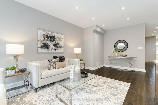 243 Sarah Cline Dr, House attached with 3 bedrooms, 4 bathrooms and 2 parking in Oakville ON | Image 31