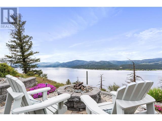8856 Somerset Pl, House detached with 3 bedrooms, 2 bathrooms and 3 parking in Vernon BC | Image 3