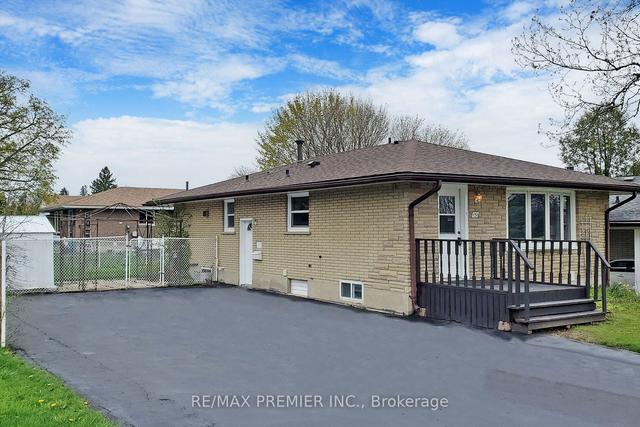 131 Pinedale Dr, House detached with 3 bedrooms, 3 bathrooms and 8 parking in Kitchener ON | Image 12