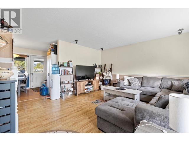 5616 South Vernon Bay, House detached with 4 bedrooms, 1 bathrooms and 4 parking in Vernon BC | Image 4
