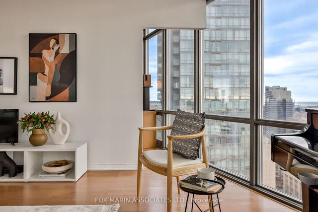 3410 - 832 Bay St, Condo with 3 bedrooms, 2 bathrooms and 1 parking in Toronto ON | Image 6