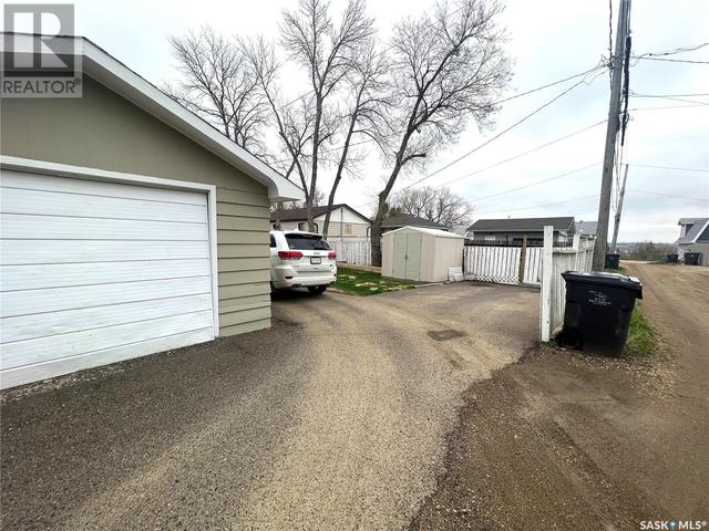 612 4th Ave Nw, House detached with 4 bedrooms, 2 bathrooms and null parking in Swift Current SK | Image 30