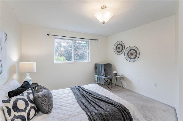 26 Sidney Cres, House detached with 4 bedrooms, 2 bathrooms and 2 parking in Guelph ON | Image 5
