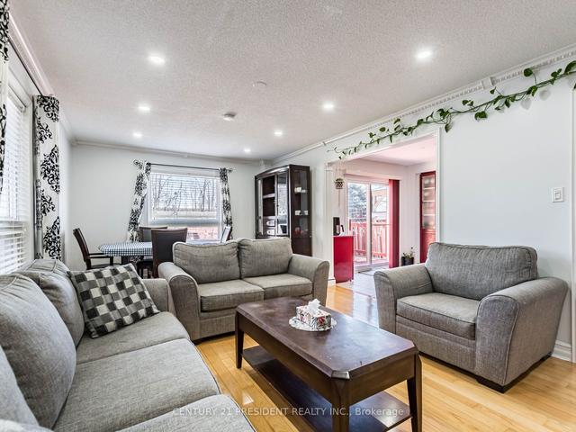 36 Prince Cres, House detached with 4 bedrooms, 4 bathrooms and 3 parking in Brampton ON | Image 31