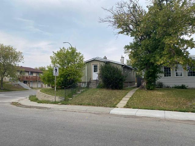 2802 15 Ave Se, House detached with 2 bedrooms, 2 bathrooms and null parking in Calgary AB | Image 5