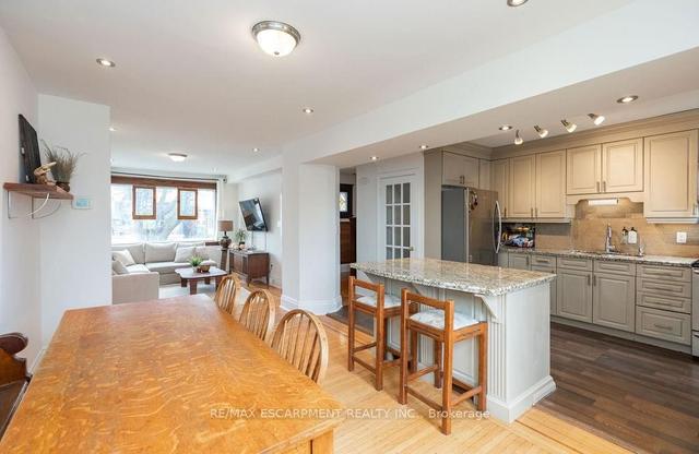 66 Cameron Ave N, House detached with 3 bedrooms, 2 bathrooms and 4 parking in Hamilton ON | Image 9