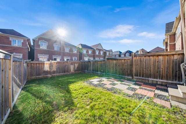 109 Spruce Pine Cres, House attached with 3 bedrooms, 4 bathrooms and 3 parking in Vaughan ON | Image 27