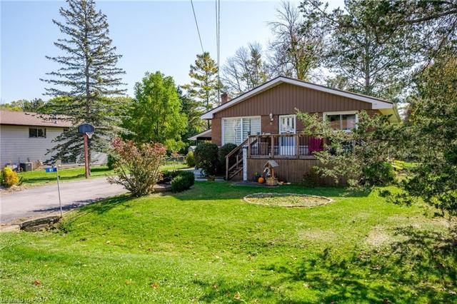 81 Barry Road, House detached with 4 bedrooms, 1 bathrooms and 6 parking in Quinte West ON | Image 13