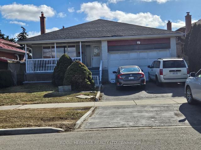 27 Blacksmith Cres S, House detached with 4 bedrooms, 4 bathrooms and 2 parking in Toronto ON | Image 2