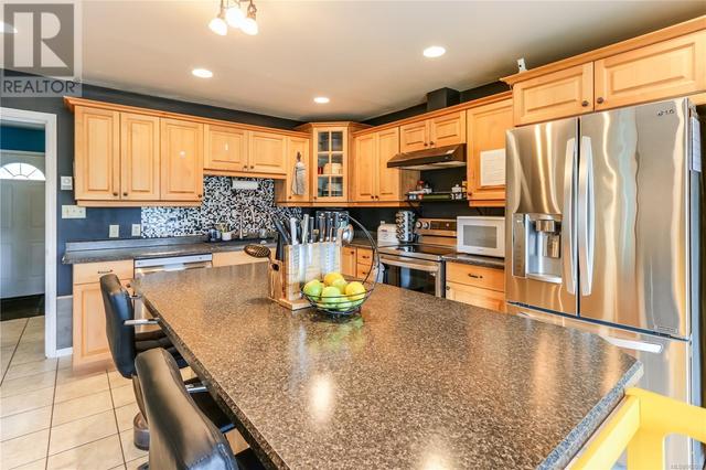 1954 Cinnabar Dr, House detached with 3 bedrooms, 3 bathrooms and 4 parking in Nanaimo BC | Image 4
