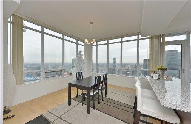 5302 - 65 Bremner Blvd, Condo with 2 bedrooms, 3 bathrooms and 1 parking in Toronto ON | Image 7