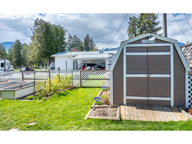 1018 Birch Street, House detached with 5 bedrooms, 3 bathrooms and null parking in Creston BC | Image 48