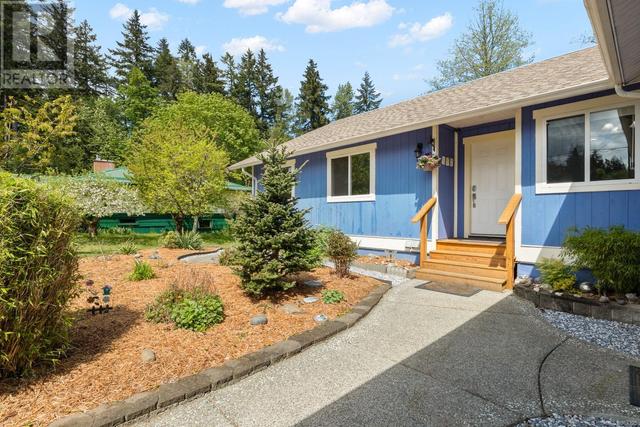 1300 Arden Rd, House detached with 5 bedrooms, 4 bathrooms and 4 parking in Courtenay BC | Image 1