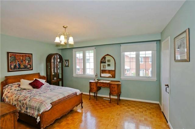 TH-1 - 50 Old Burnhamthorpe Rd, Townhouse with 3 bedrooms, 4 bathrooms and 2 parking in Toronto ON | Image 7