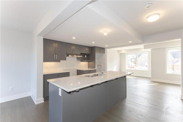 748 Kinstead Private, Townhouse with 3 bedrooms, 3 bathrooms and 2 parking in Ottawa ON | Image 14