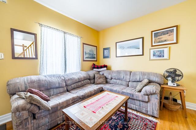 445 Rogers Rd, House semidetached with 2 bedrooms, 2 bathrooms and 0 parking in Toronto ON | Image 6