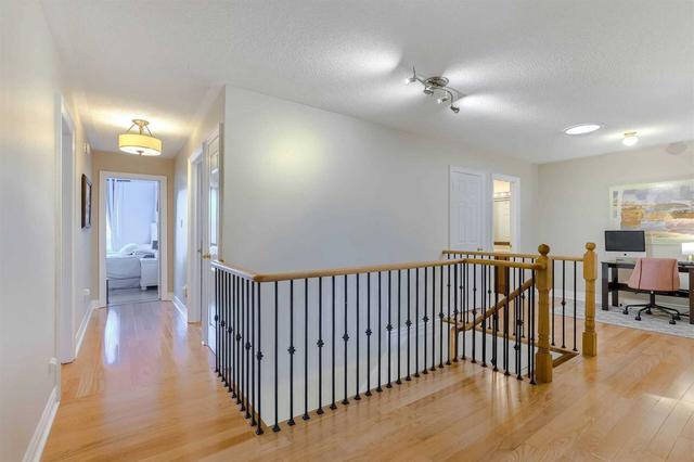 31 Laurentide Cres, House detached with 4 bedrooms, 5 bathrooms and 6 parking in Brampton ON | Image 13