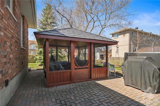 1781 Queensdale Avenue, House detached with 3 bedrooms, 2 bathrooms and 8 parking in Ottawa ON | Image 21