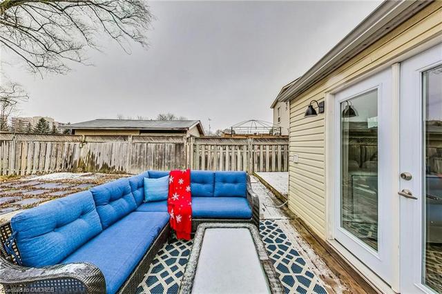 1106 Westmount Avenue, House detached with 2 bedrooms, 1 bathrooms and 3 parking in Mississauga ON | Image 3