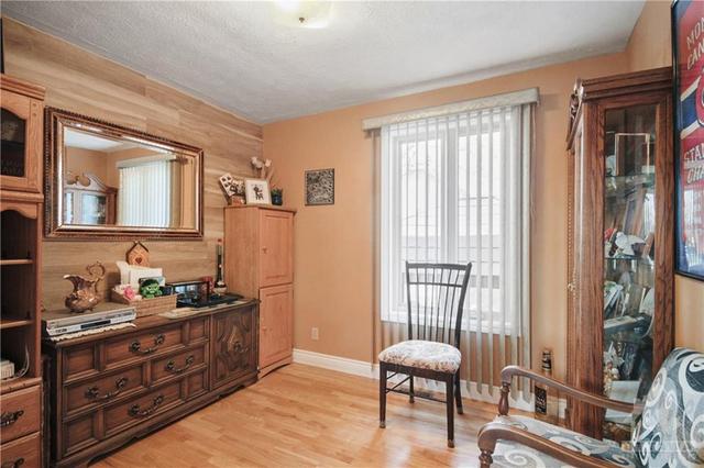 1781 Queensdale Avenue, House detached with 3 bedrooms, 2 bathrooms and 8 parking in Ottawa ON | Image 12