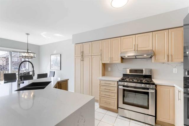 6153 Windfleet Cres, House attached with 4 bedrooms, 4 bathrooms and 4 parking in Mississauga ON | Image 6