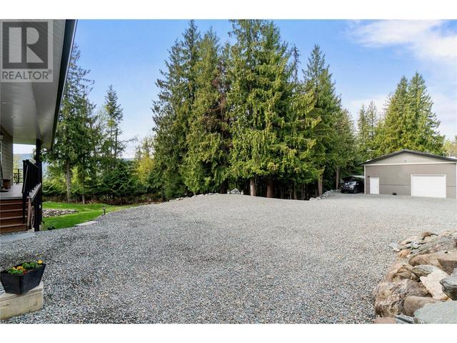 7430 Stampede Trail, House detached with 3 bedrooms, 2 bathrooms and 4 parking in Columbia Shuswap F BC | Image 64