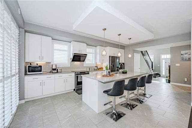 121 Lovett Lane, House detached with 4 bedrooms, 3 bathrooms and 6 parking in Guelph ON | Image 4