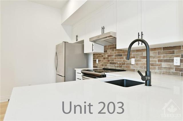203 - 101 Pinhey Street, Condo with 2 bedrooms, 1 bathrooms and null parking in Ottawa ON | Image 5