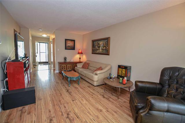 70 - 81 Hansen Rd N, Townhouse with 3 bedrooms, 2 bathrooms and 1 parking in Brampton ON | Image 7