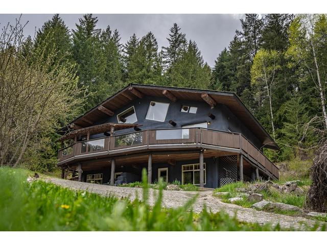 2026 Perrier Rd, House detached with 4 bedrooms, 4 bathrooms and null parking in Nelson BC | Image 61