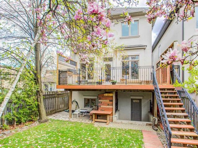 318 Douglas Ave, House detached with 4 bedrooms, 4 bathrooms and 6 parking in Toronto ON | Image 18