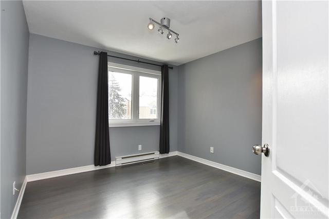 47 Grandcourt Dr, Townhouse with 3 bedrooms, 3 bathrooms and 2 parking in Ottawa ON | Image 20
