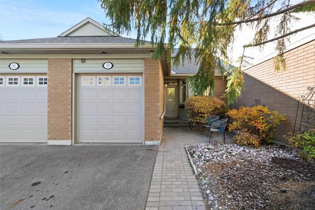 79 Celebrity Greens Way, Townhouse with 2 bedrooms, 2 bathrooms and 2 parking in Markham ON | Image 1