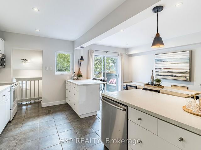 19 Phin Ave, House semidetached with 3 bedrooms, 3 bathrooms and 1 parking in Toronto ON | Image 7