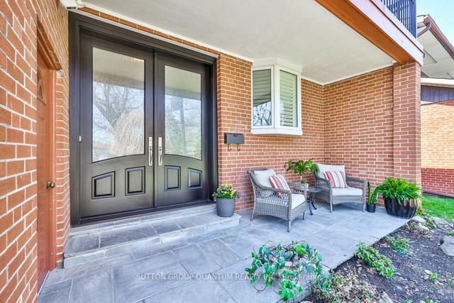 57 Decarie Cir, House detached with 4 bedrooms, 3 bathrooms and 5 parking in Toronto ON | Image 27