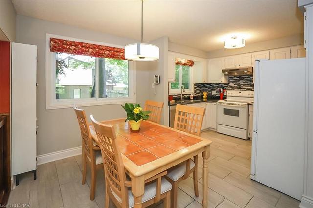 7100 Ridgewood Cres, House detached with 3 bedrooms, 2 bathrooms and 6 parking in Niagara Falls ON | Image 12