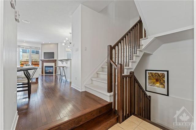 515 Strasbourg St, Townhouse with 4 bedrooms, 3 bathrooms and 2 parking in Ottawa ON | Image 3