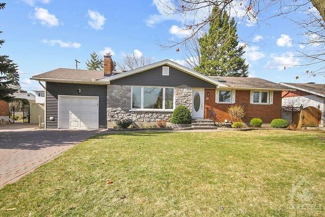 47 Sherry Lane, House detached with 2 bedrooms, 2 bathrooms and 6 parking in Ottawa ON | Image 1