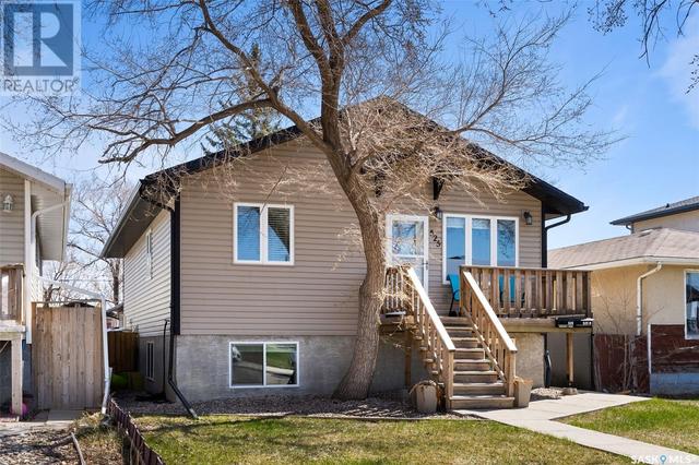 525 Toronto Street, House detached with 5 bedrooms, 2 bathrooms and null parking in Regina SK | Image 1