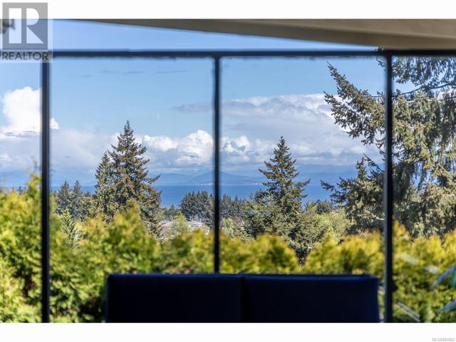 5518 Clipper Dr, House detached with 4 bedrooms, 3 bathrooms and 6 parking in Nanaimo BC | Image 2