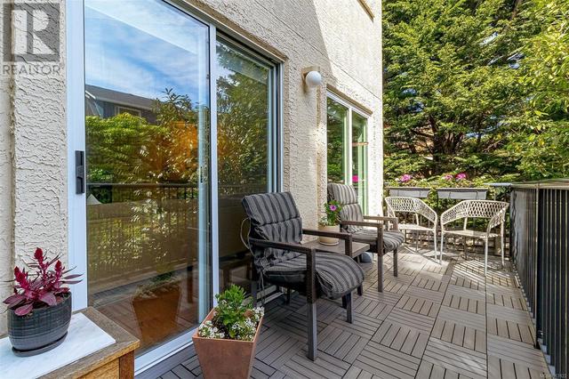 303 - 1361 Hillside Ave, Condo with 2 bedrooms, 3 bathrooms and 1 parking in Victoria BC | Image 44