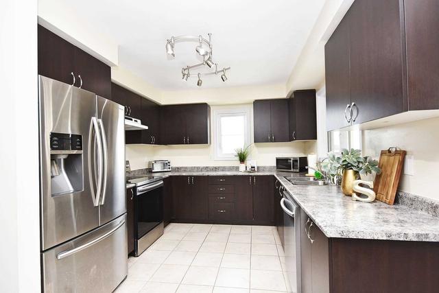 100 - 200 Veterans Dr, Townhouse with 3 bedrooms, 3 bathrooms and 2 parking in Brampton ON | Image 9