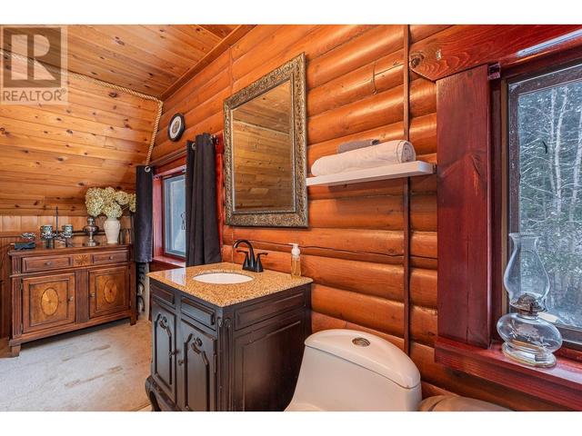2370 Trans Canada Highway, House detached with 2 bedrooms, 1 bathrooms and 20 parking in Columbia Shuswap E BC | Image 26