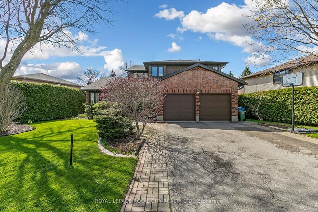 40 Forster Dr, House detached with 4 bedrooms, 3 bathrooms and 4 parking in Guelph ON | Image 1