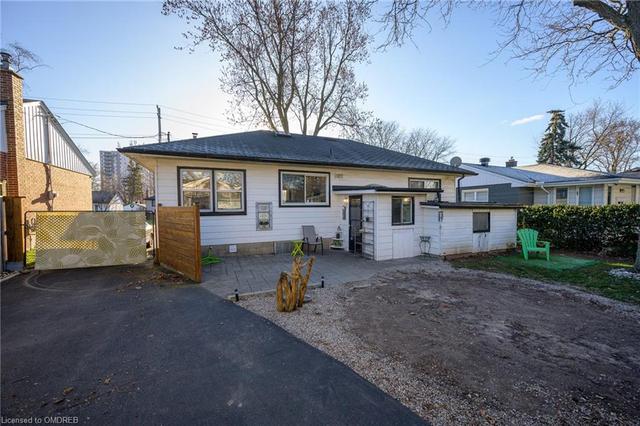 651 Inverness Avenue, House detached with 2 bedrooms, 2 bathrooms and 5 parking in Burlington ON | Image 30